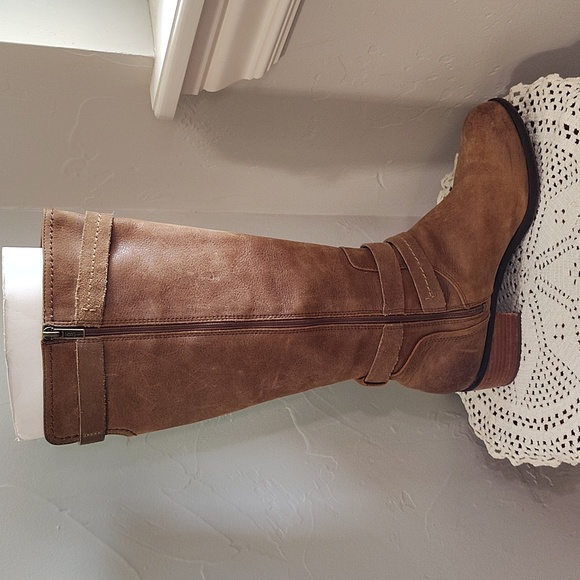 UGG Australia Darcie Tall Distressed Leather Riding Boots Buckle Women US 10 - Picture 9 of 17